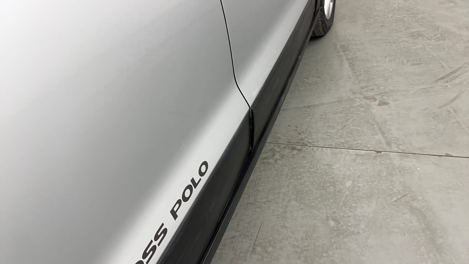 Used 2015 Volkswagen Polo Highline1.2L (P) Petrol Manual dents MINOR SCRATCH