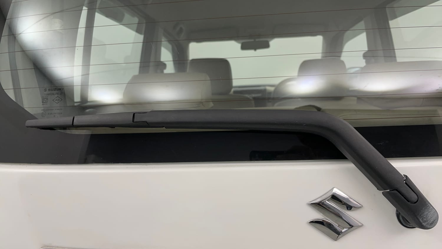 Used 2018 Maruti Suzuki Wagon R 1.0 VXI AMT Petrol Automatic top_features Rear wiper