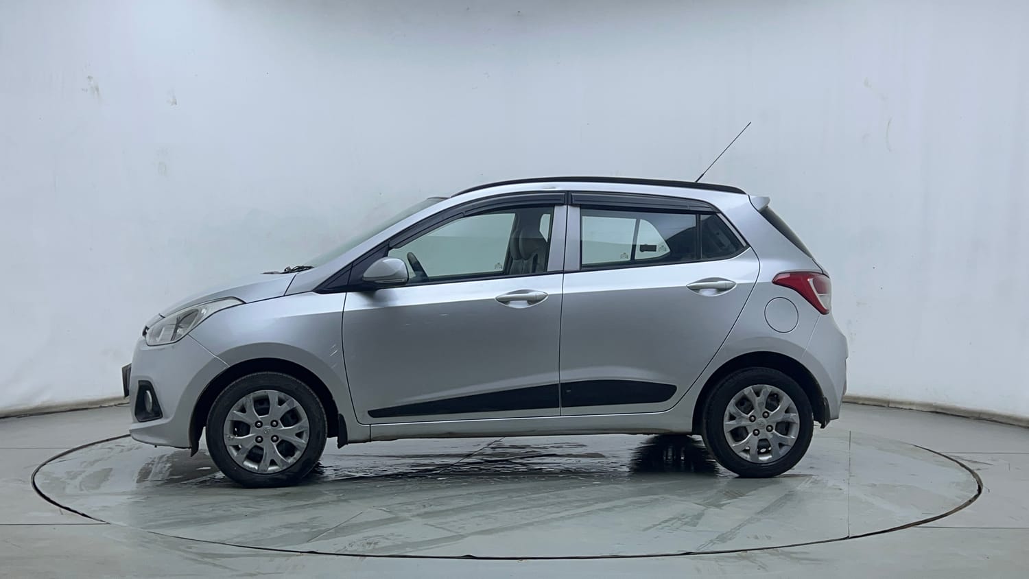 Used 2017 Hyundai Grand i10 Sportz 1.2 Kappa VTVT Petrol Manual exterior LEFT SIDE VIEW