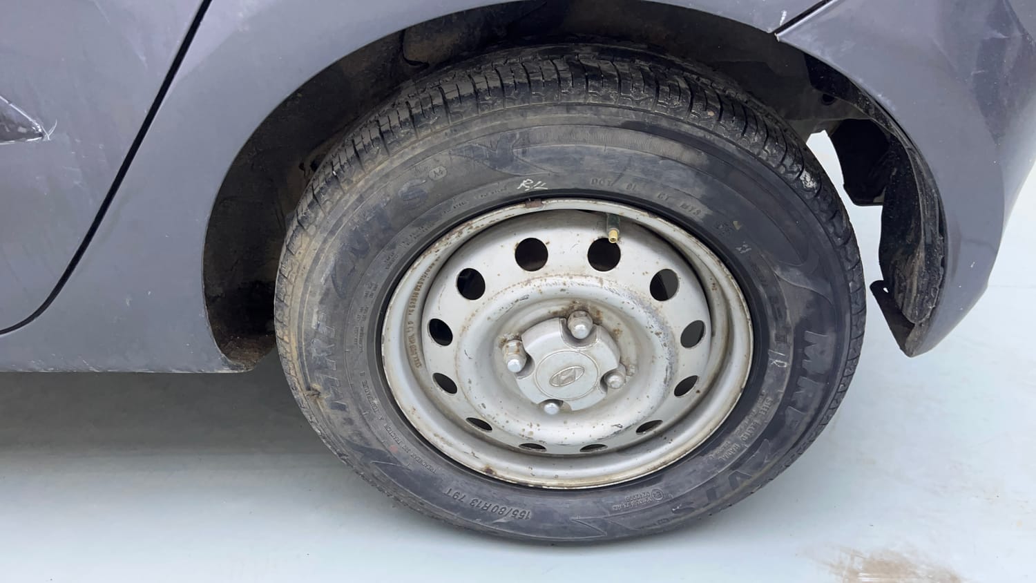 Used 2013 Hyundai i10 Era 1.1 iRDE2 Petrol Manual tyres LEFT REAR TYRE RIM VIEW