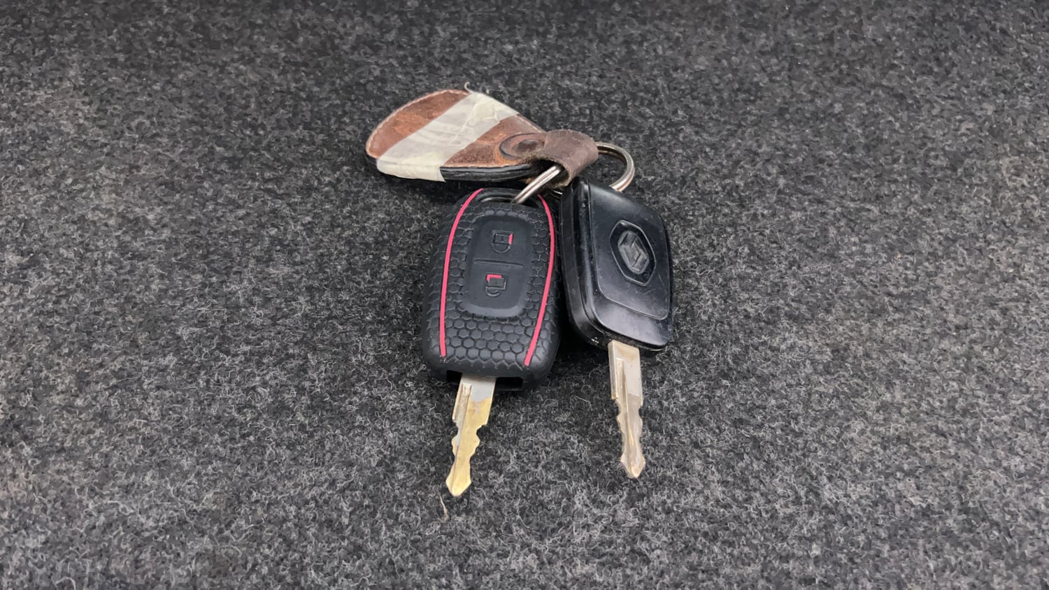 Used 2017 Renault Kwid CLIMBER 1.0 Petrol Manual extra CAR KEY VIEW