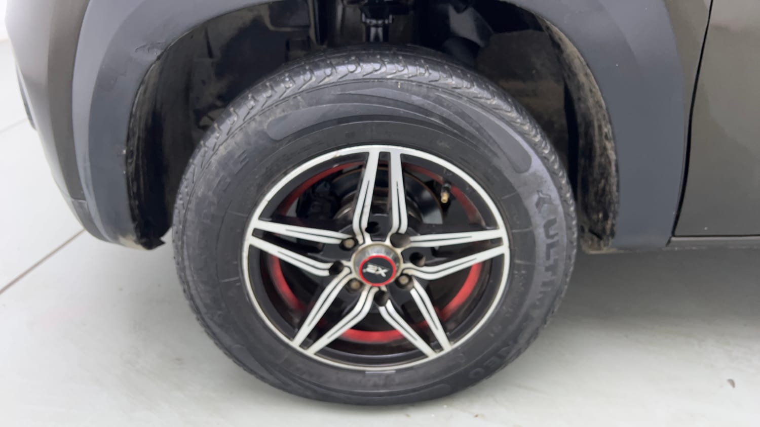 Used 2020 Renault Kwid RXL Petrol Manual tyres LEFT FRONT TYRE RIM VIEW