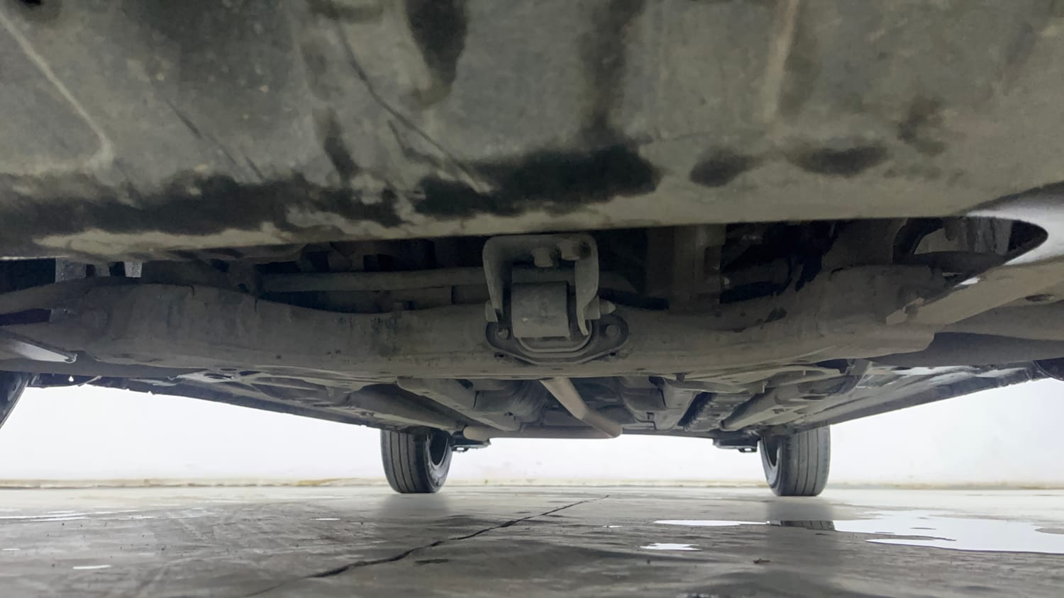 Used 2019 Hyundai Elite i20 Sportz Plus 1.2 Petrol Manual extra FRONT LEFT UNDERBODY VIEW