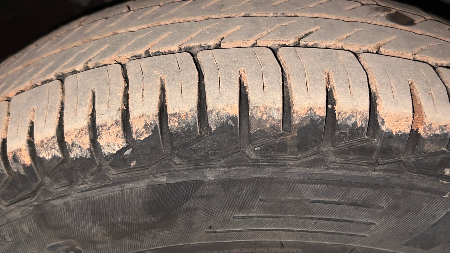 Used 2017 Renault Kwid CLIMBER 1.0 Petrol Manual tyres RIGHT FRONT TYRE TREAD VIEW