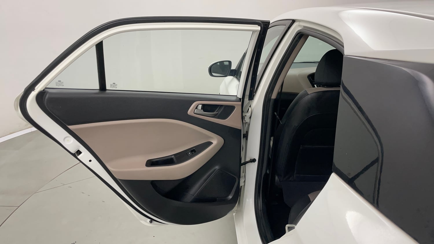 Used 2017 Hyundai Elite i20 Sportz 1.4 CRDI Diesel Manual interior LEFT REAR DOOR OPEN VIEW