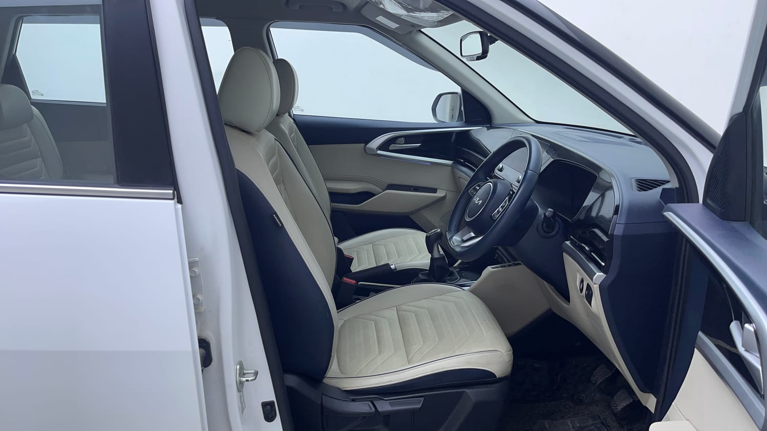 Used 2022 Kia Carens Luxury 1.4 Petrol 7 STR Petrol Manual interior RIGHT SIDE FRONT DOOR CABIN VIEW