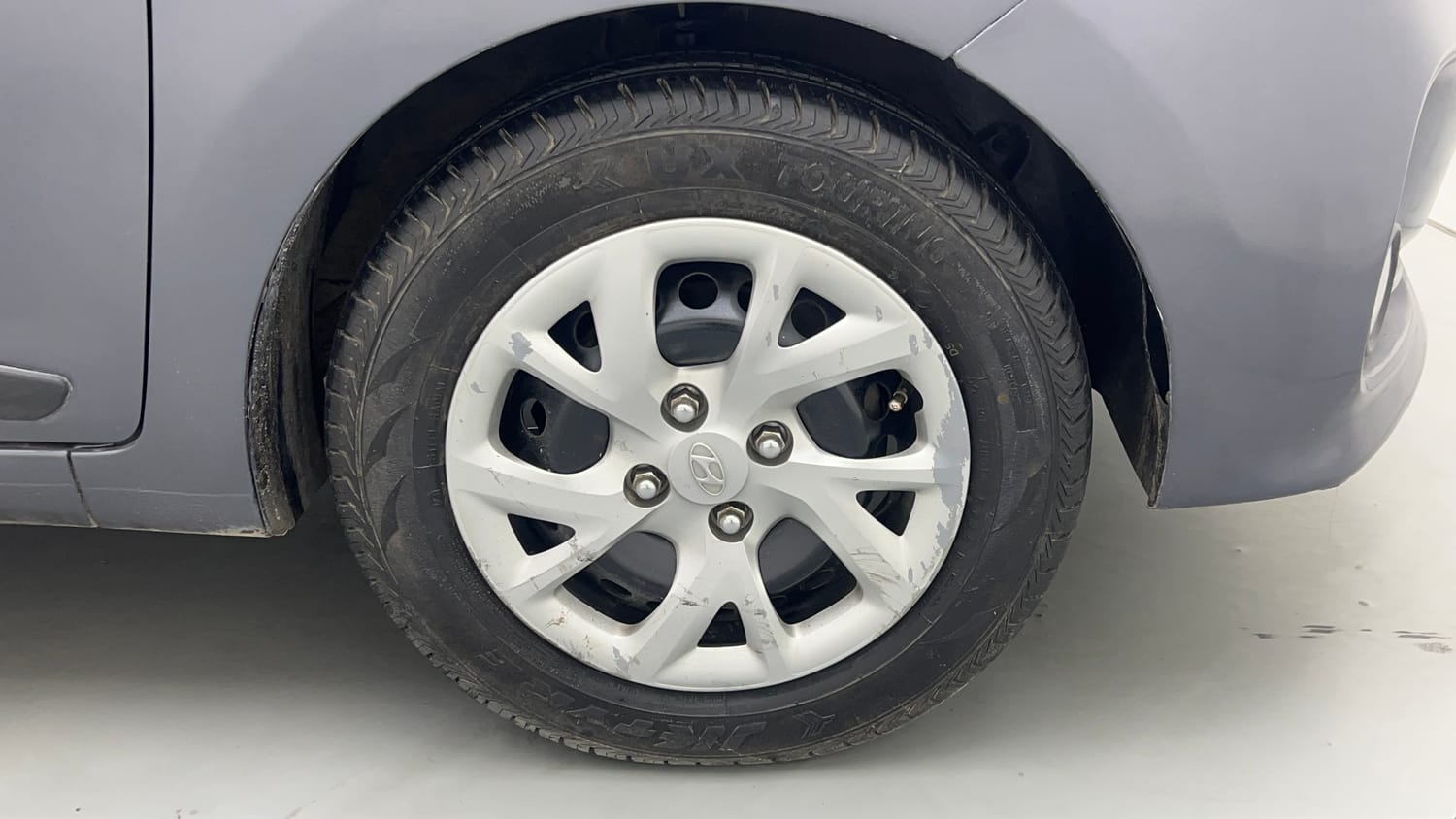 Used 2018 Hyundai Grand i10 Magna 1.2 Kappa VTVT Petrol Manual tyres RIGHT FRONT TYRE RIM VIEW
