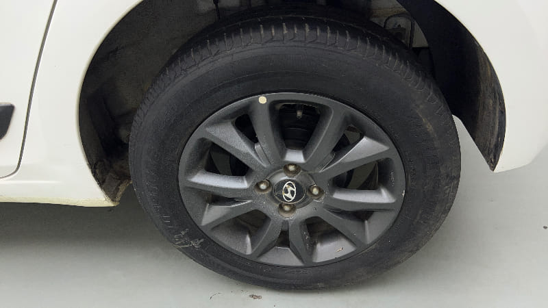 Used 2020 Hyundai Elite i20 Sportz Plus 1.2 Petrol Manual tyres LEFT REAR TYRE RIM VIEW
