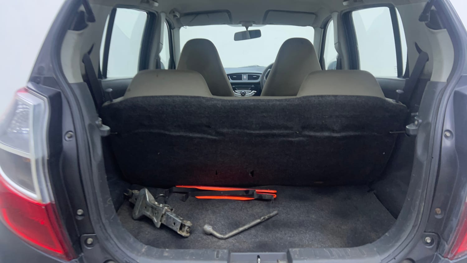 Used 2015 Maruti Suzuki Alto K10 VXi Petrol Manual interior DICKY INSIDE VIEW