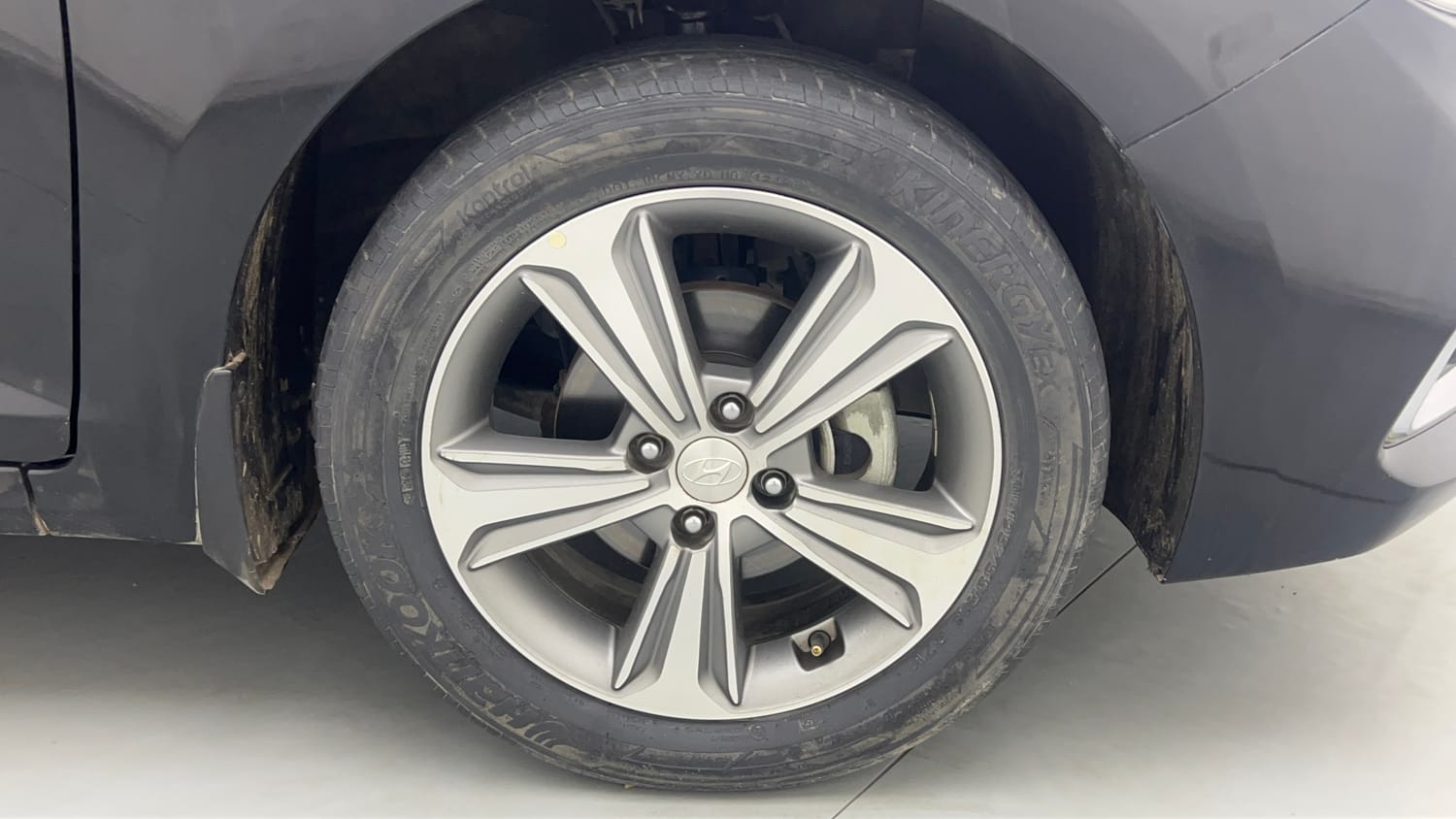 Used 2019 Hyundai Verna SX (O) 1.6 VTVT AT Petrol Automatic tyres RIGHT FRONT TYRE RIM VIEW