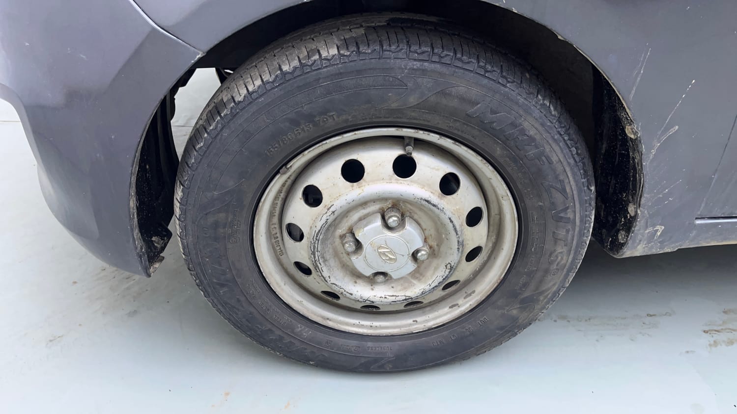 Used 2013 Hyundai i10 Era 1.1 iRDE2 Petrol Manual tyres LEFT FRONT TYRE RIM VIEW
