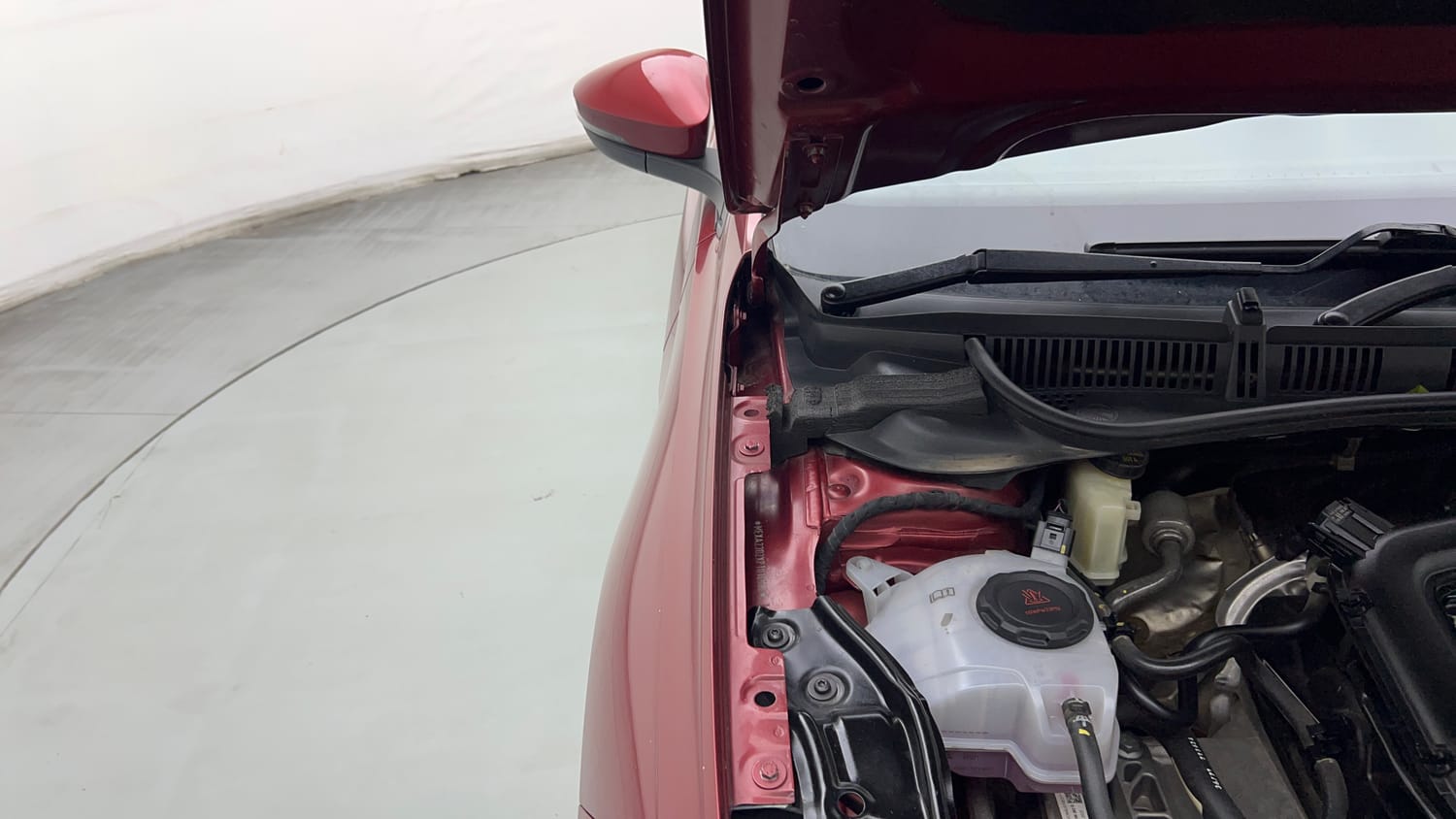 Used 2023 Volkswagen Virtus Topline 1.0 TSI MT Petrol Manual engine ENGINE RIGHT SIDE HINGE & APRON VIEW