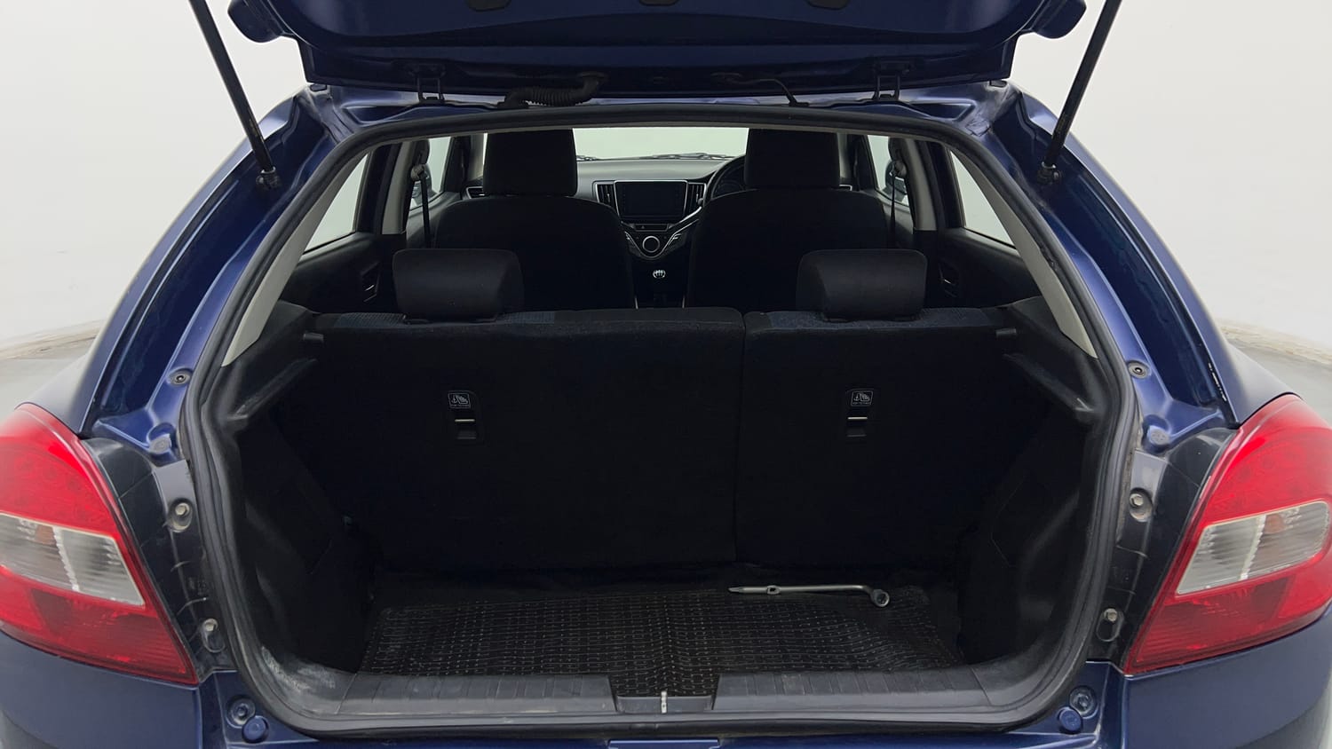 Used 2019 Maruti Suzuki Baleno Zeta Petrol Manual interior DICKY INSIDE VIEW