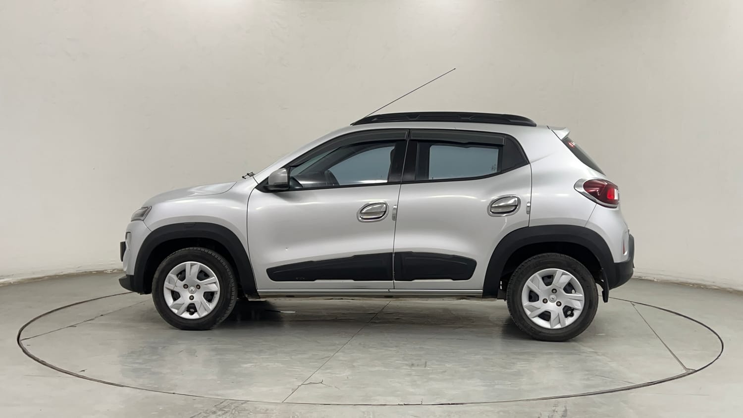 Used 2023 Renault Kwid RXT 1.0 Petrol Manual exterior LEFT SIDE VIEW