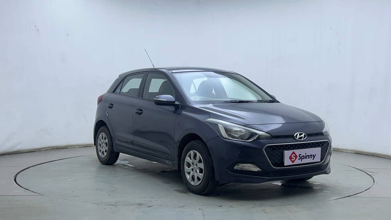Used 2016 Hyundai Elite i20 Sportz 1.4 CRDI Diesel Manual exterior RIGHT FRONT CORNER VIEW