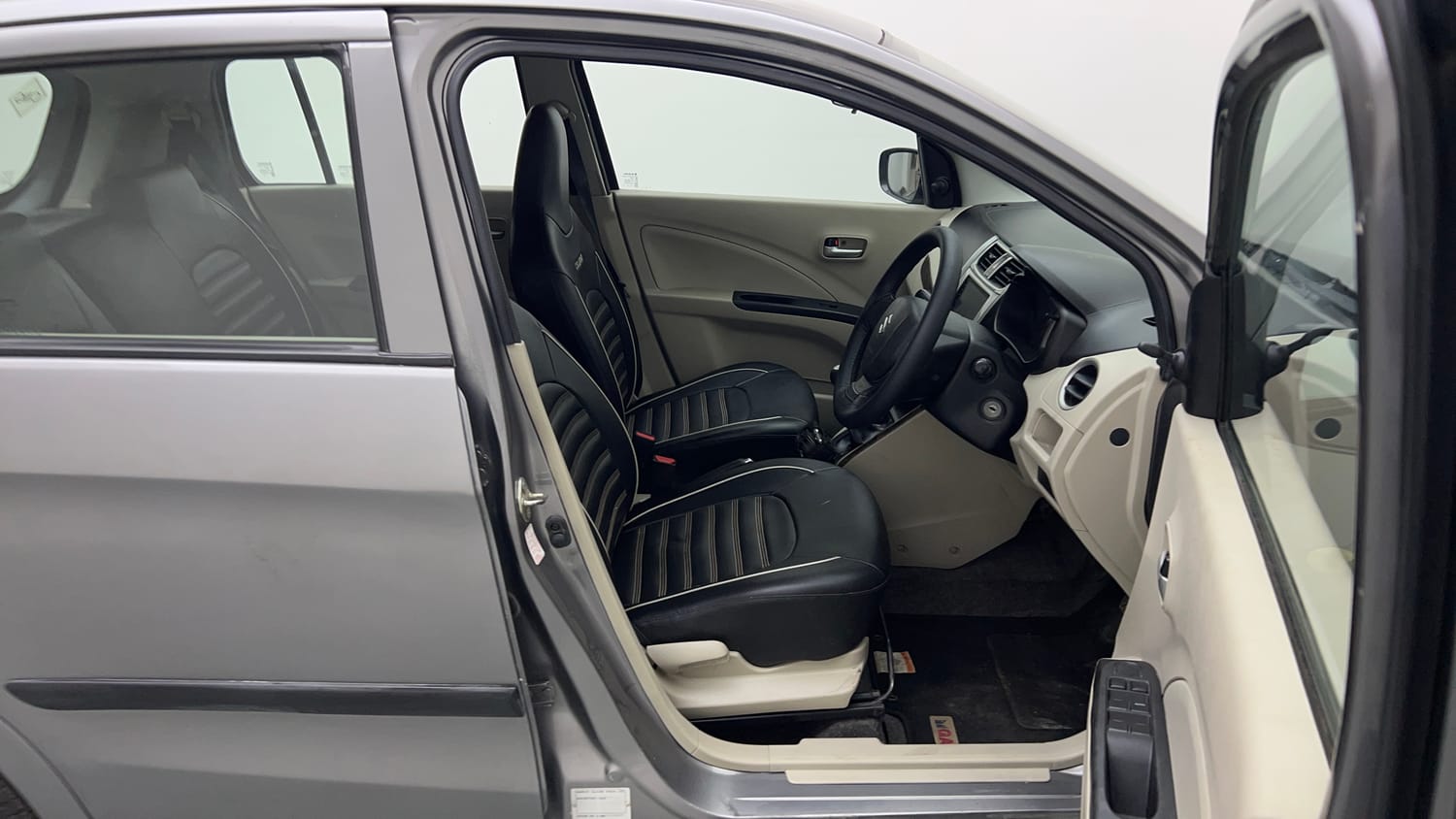 Used 2018 Maruti Suzuki Celerio VXi CNG Cng Manual interior RIGHT SIDE FRONT DOOR CABIN VIEW