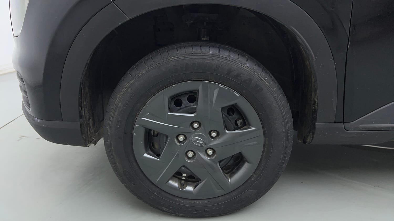 Used 2024 Hyundai Venue E 1.2 Petrol Petrol Manual tyres LEFT FRONT TYRE RIM VIEW