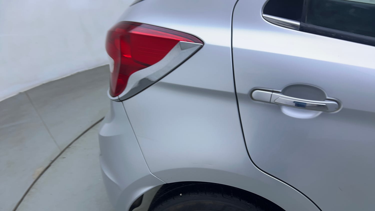 Used 2016 Ford Figo Titanium 1.2 Ti-VCT Petrol Manual dents MINOR SCRATCH