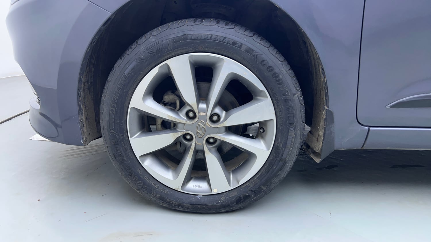 Used 2017 Hyundai Elite i20 Asta 1.2 (O) Petrol Manual tyres LEFT FRONT TYRE RIM VIEW
