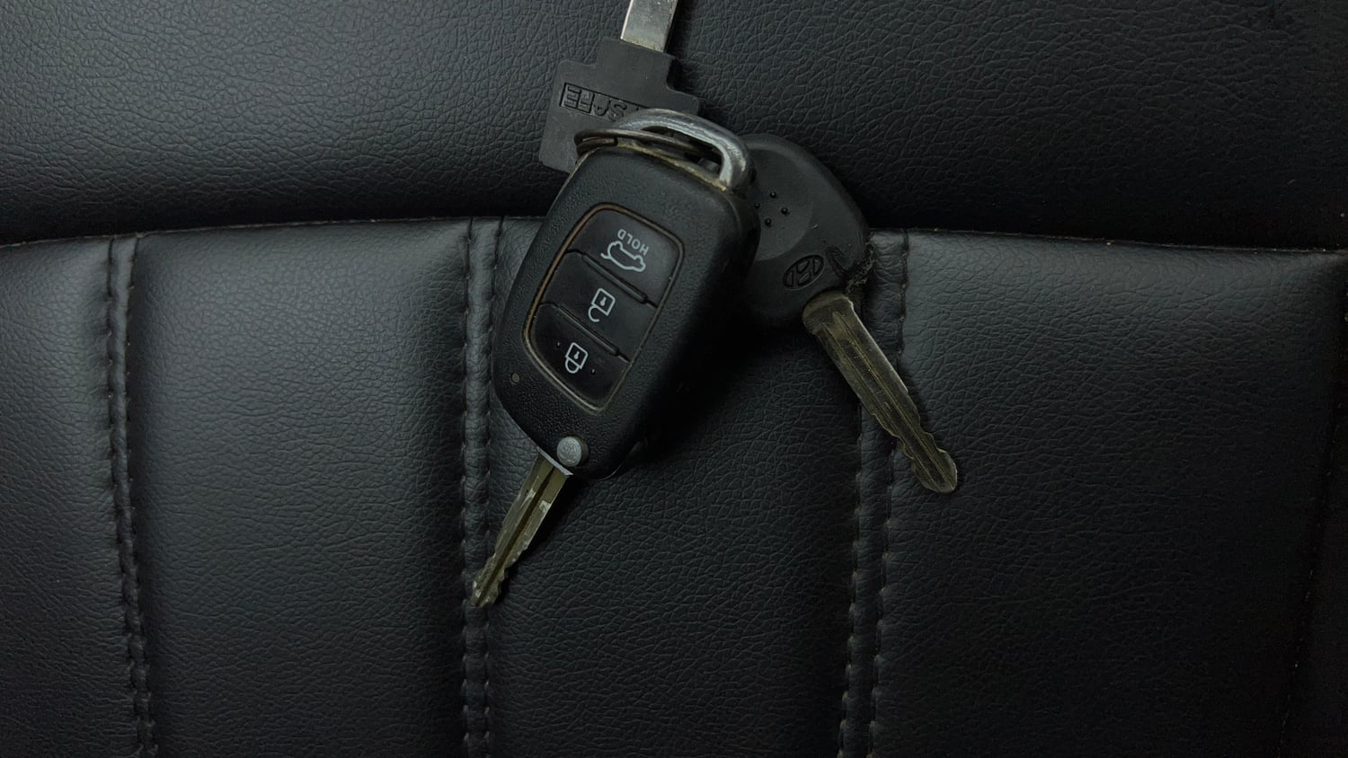 Used 2020 Hyundai Elite i20 Sportz Plus 1.2 Petrol Manual extra CAR KEY VIEW