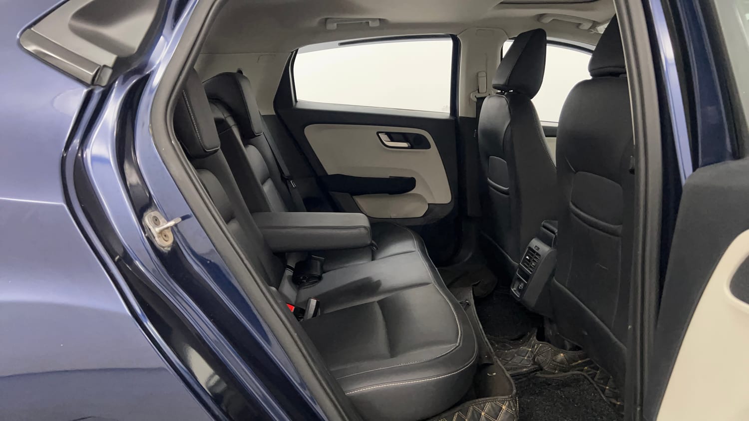 Used 2023 Tata Altroz XZ Plus (O) (S) iCNG Cng Manual interior RIGHT SIDE REAR DOOR CABIN VIEW