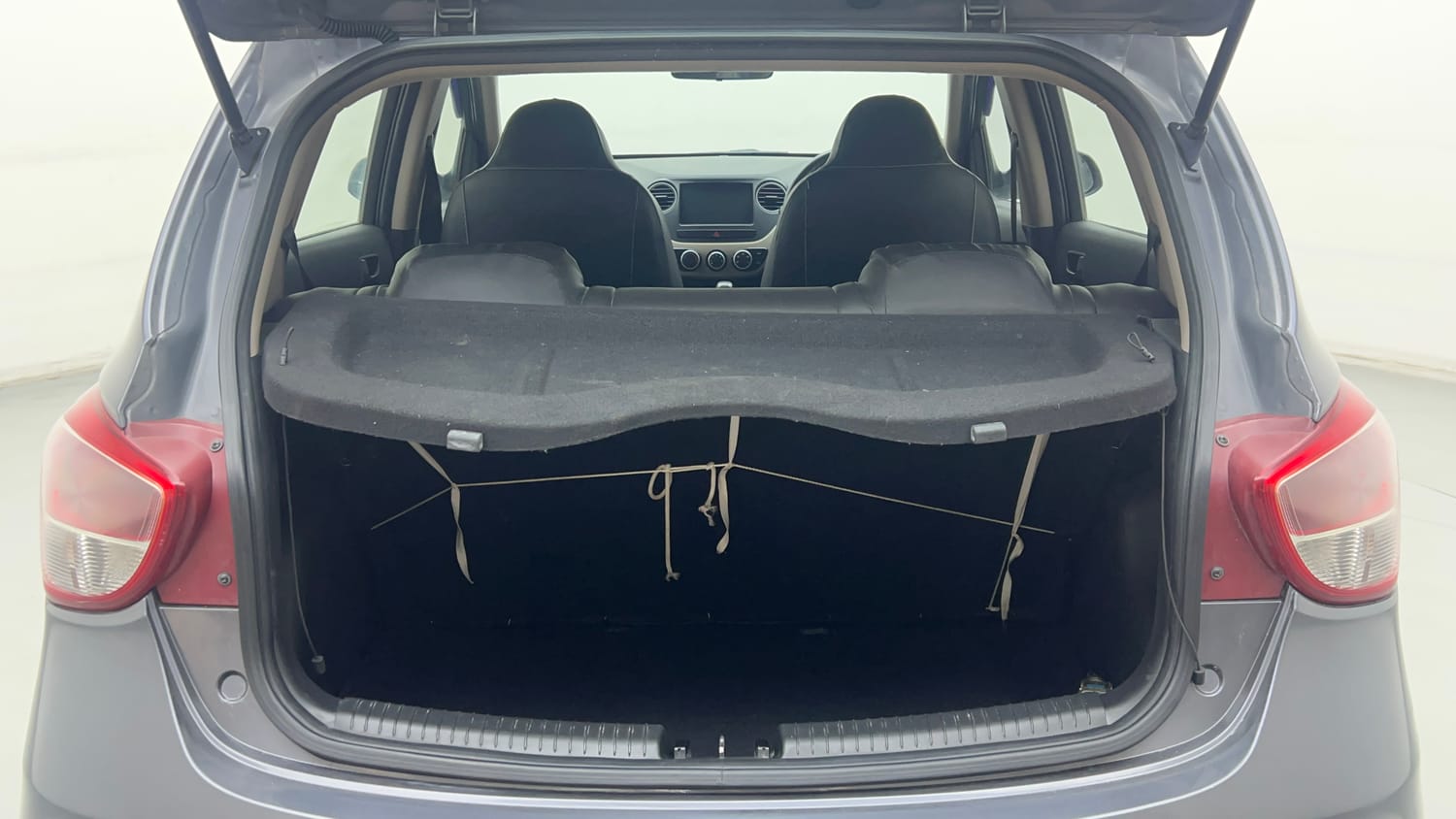 Used 2018 Hyundai Grand i10 Magna 1.2 Kappa VTVT Petrol Manual interior DICKY INSIDE VIEW