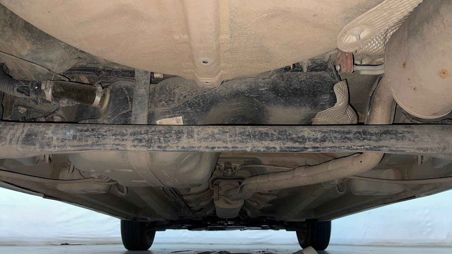 Used 2020 Mahindra XUV 300 1.2 W6 Petrol Manual extra REAR UNDERBODY VIEW (TAKEN FROM REAR)