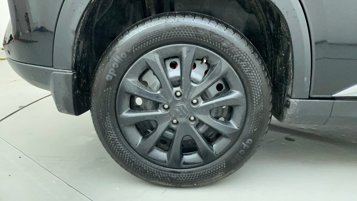 Used 2026 Maruti Suzuki Grand Vitara Delta Smart Hybrid Petrol Manual tyres RIGHT REAR TYRE RIM VIEW