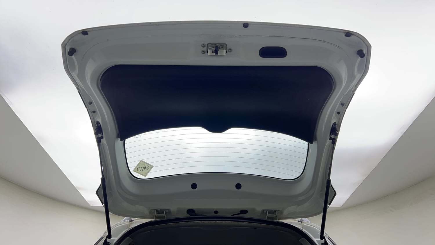 Used 2023 Maruti Suzuki XL6 Zeta MT CNG Cng Manual interior DICKY DOOR OPEN VIEW