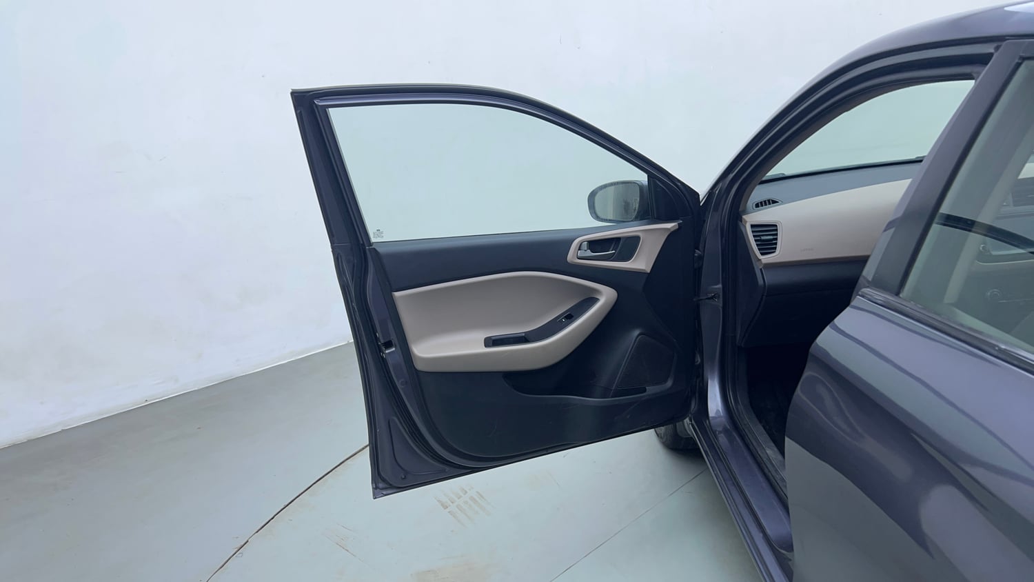 Used 2017 Hyundai Elite i20 Asta 1.2 (O) Petrol Manual interior LEFT FRONT DOOR OPEN VIEW