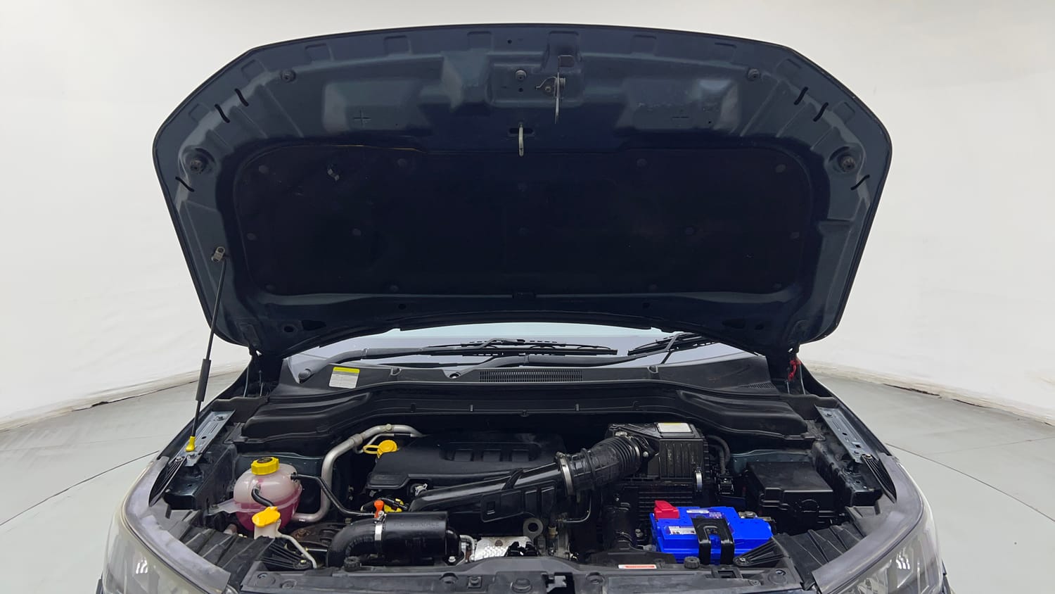 Used 2020 Mahindra XUV 300 1.2 W6 Petrol Manual engine ENGINE & BONNET OPEN FRONT VIEW