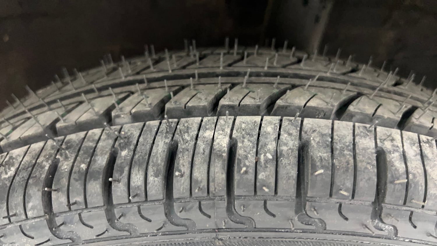 Used 2018 Renault Kwid 1.0 RXT Petrol Manual tyres LEFT REAR TYRE TREAD VIEW