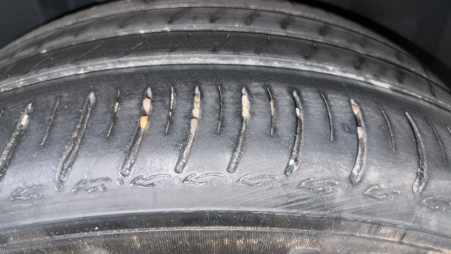 Used 2024 Volkswagen Virtus Comfortline 1.0 TSI MT Petrol Manual tyres RIGHT REAR TYRE TREAD VIEW