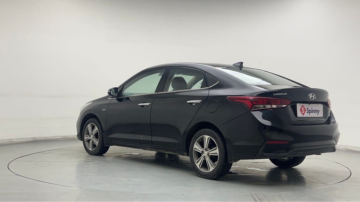 Used 2019 Hyundai Verna SX (O) 1.6 VTVT AT Petrol Automatic exterior LEFT REAR CORNER VIEW