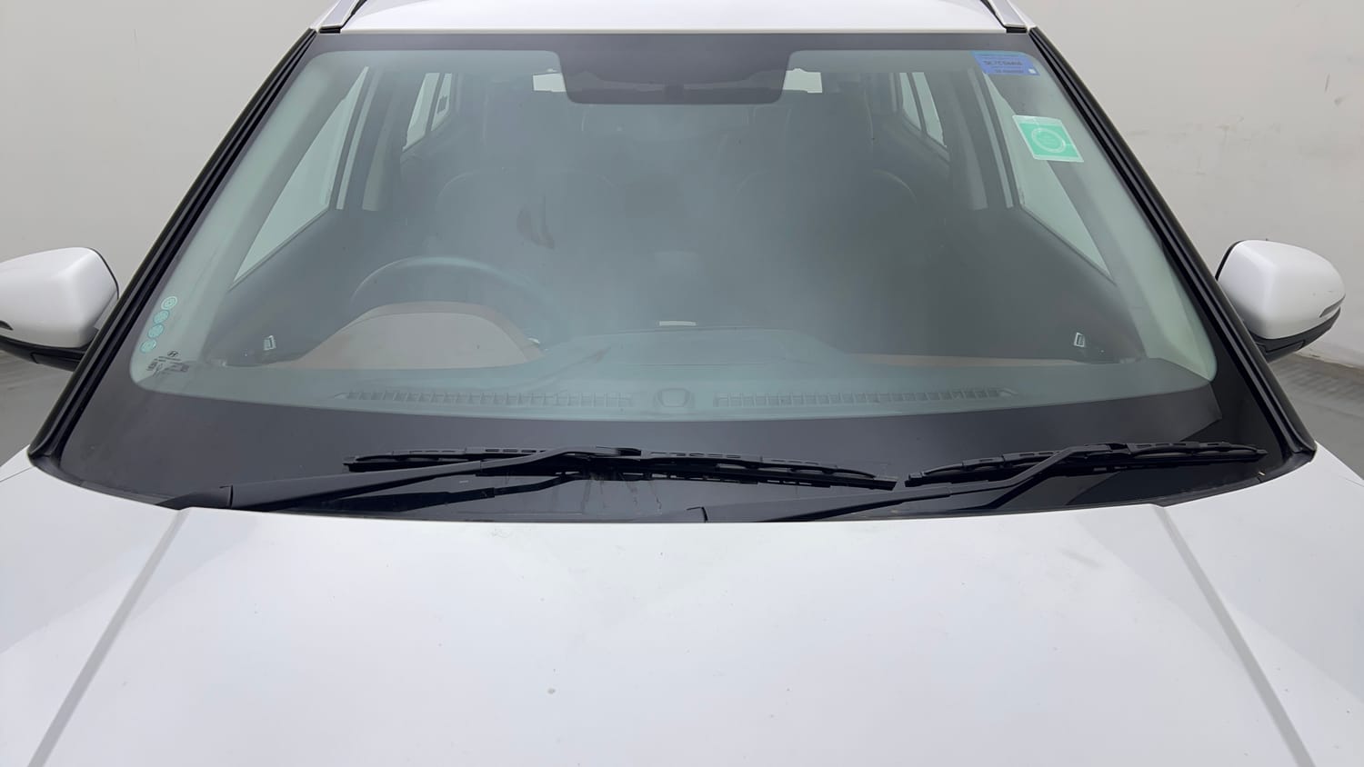 Used 2021 Hyundai Alcazar Signature (O) 6 STR 2.0 Petrol AT Petrol Automatic exterior FRONT WINDSHIELD VIEW