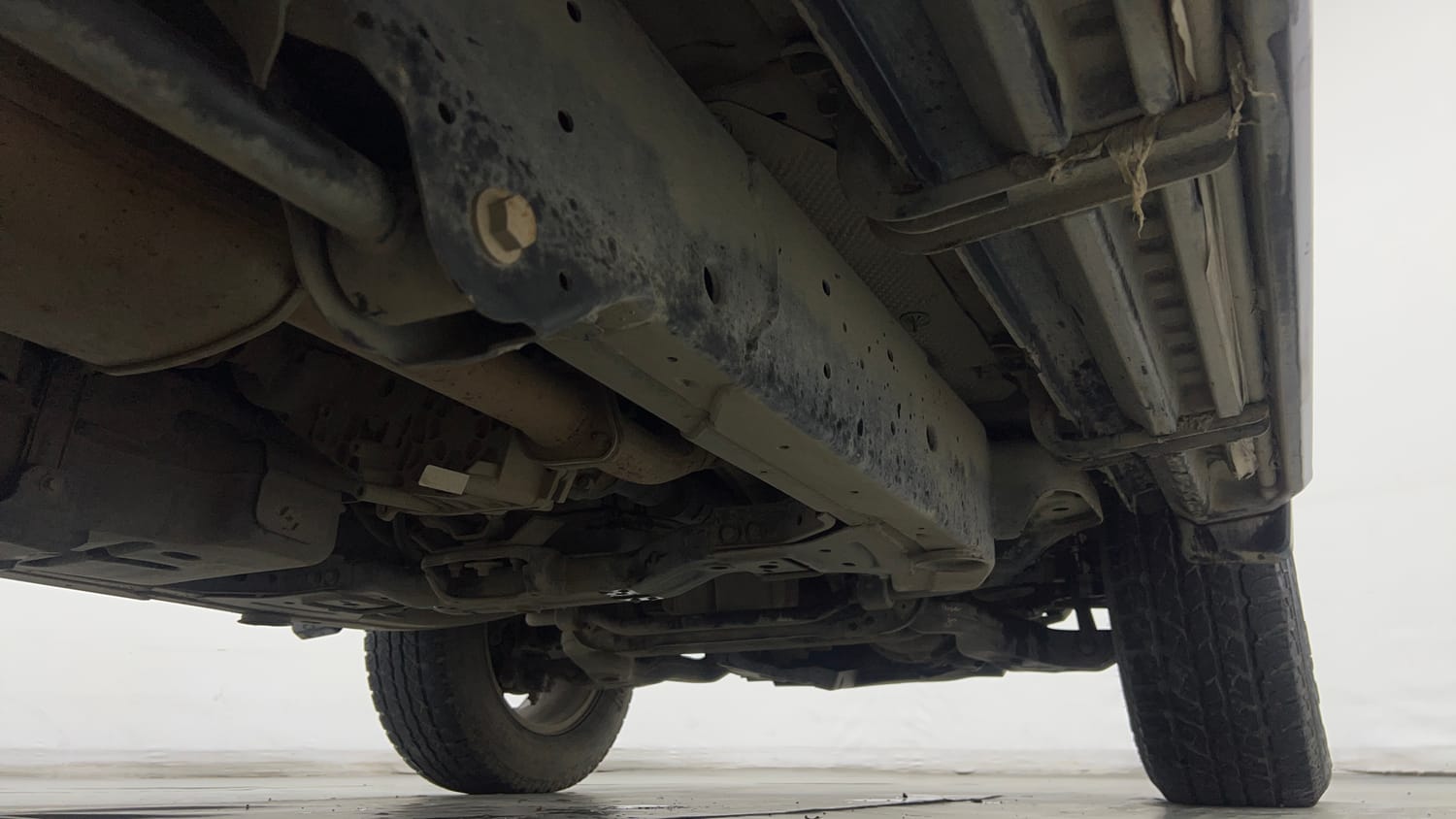 Used 2022 mahindra Thar LX Hard Top Petrol AT 4WD Petrol Automatic extra REAR RIGHT UNDERBODY VIEW