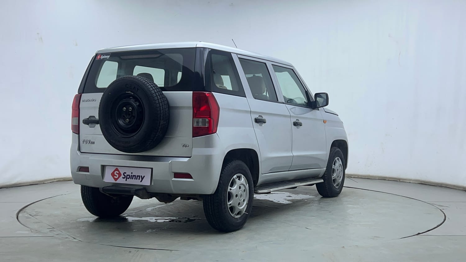 Used 2016 Mahindra TUV300 T4 Plus Diesel Manual exterior RIGHT REAR CORNER VIEW