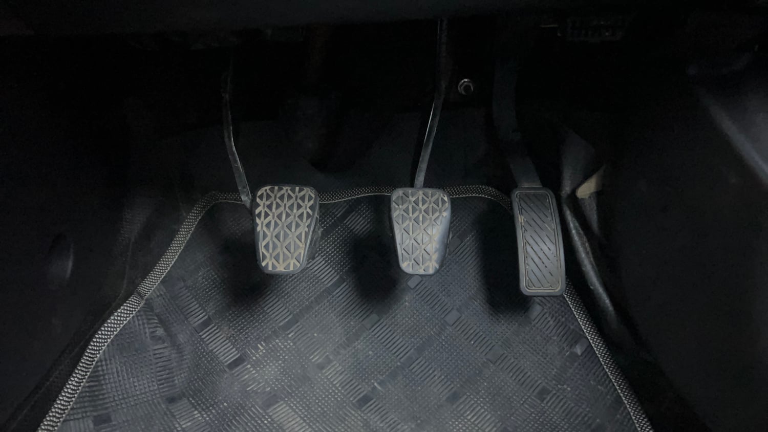 Used 2016 Ford Figo Titanium 1.2 Ti-VCT Petrol Manual interior PEDALS VIEW