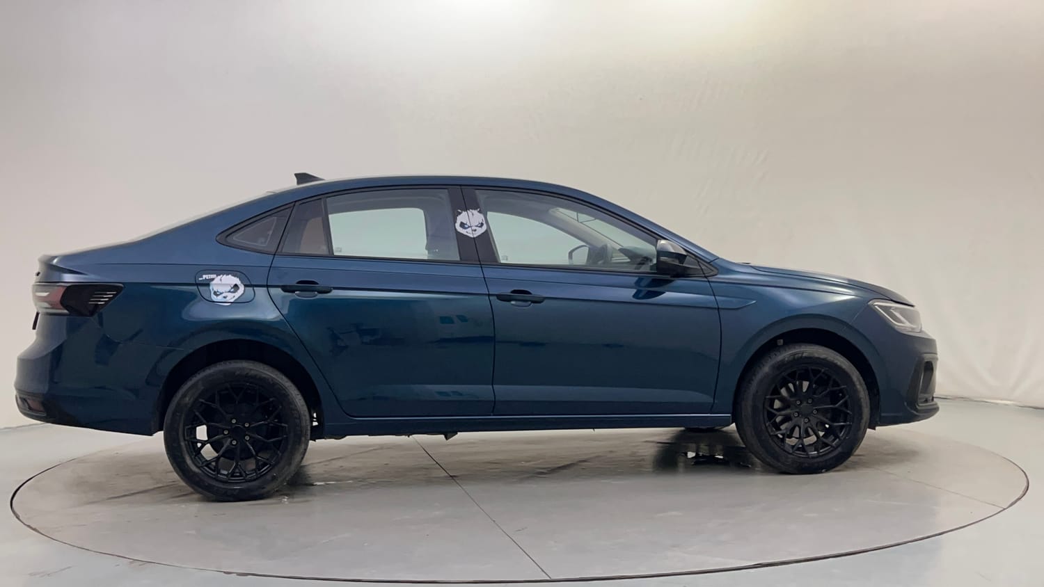 Used 2024 Volkswagen Virtus Comfortline 1.0 TSI MT Petrol Manual exterior RIGHT SIDE VIEW