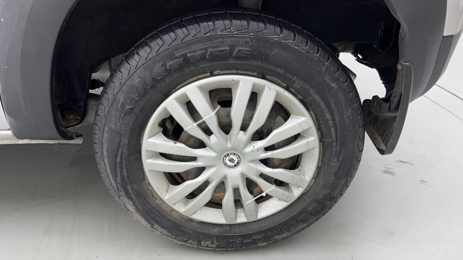 Used 2018 Renault Kwid RXE Petrol Manual tyres LEFT REAR TYRE RIM VIEW