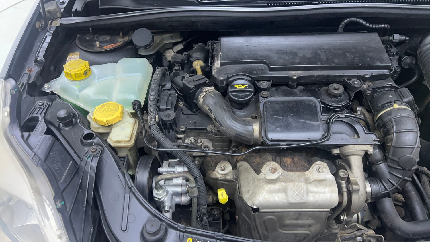 Used 2014 Ford Figo Duratorq Diesel ZXI 1.4 Diesel Manual engine ENGINE RIGHT SIDE VIEW