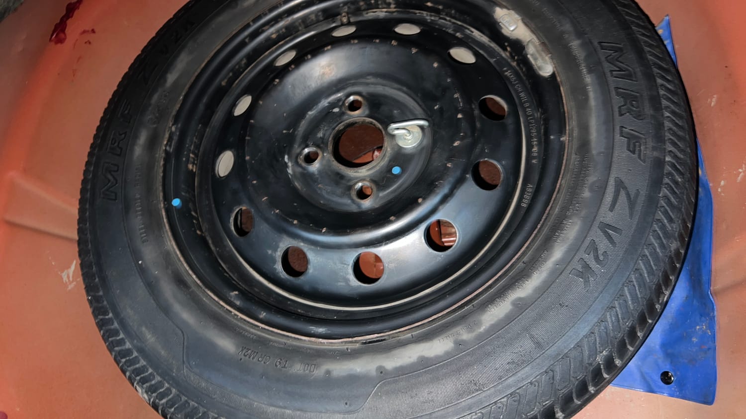 Used 2015 Maruti Suzuki Swift Dzire VXI Petrol Manual tyres SPARE TYRE VIEW