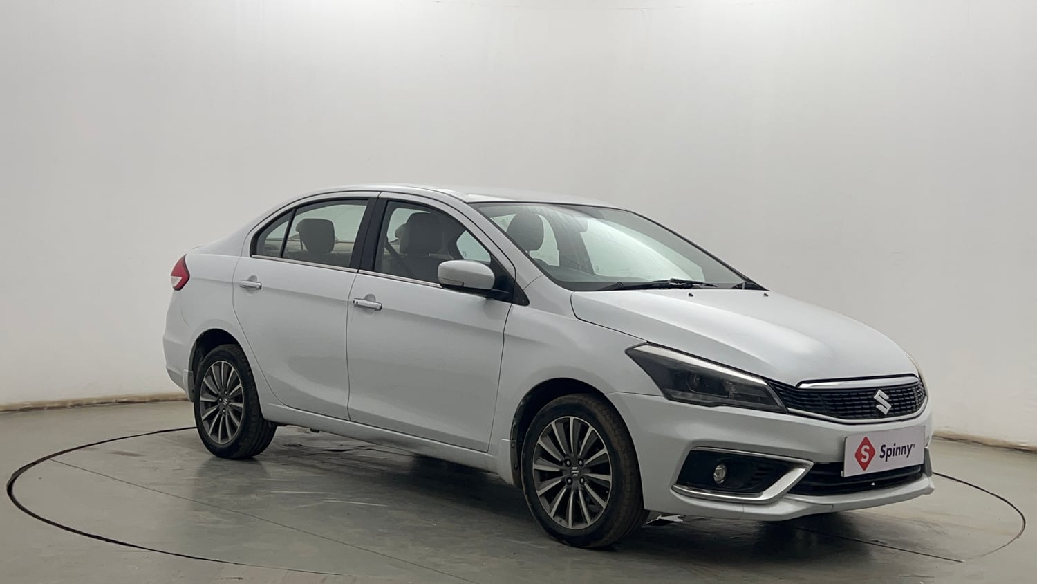 Used 2018 Maruti Suzuki Ciaz Alpha Hybrid 1.5 Petrol Manual exterior RIGHT FRONT CORNER VIEW