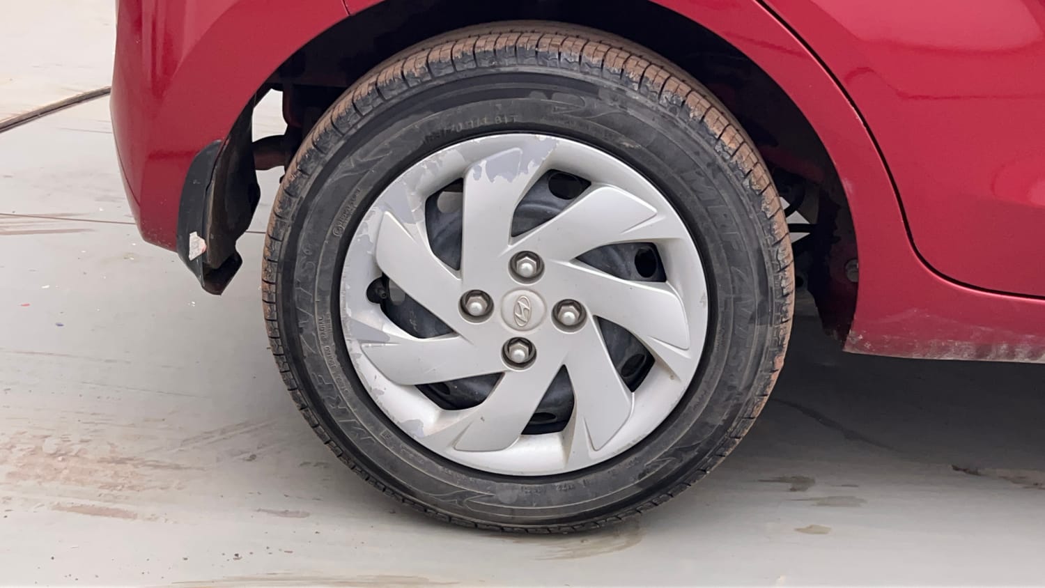 Used 2021 Hyundai Santro Sportz Petrol Manual tyres RIGHT REAR TYRE RIM VIEW