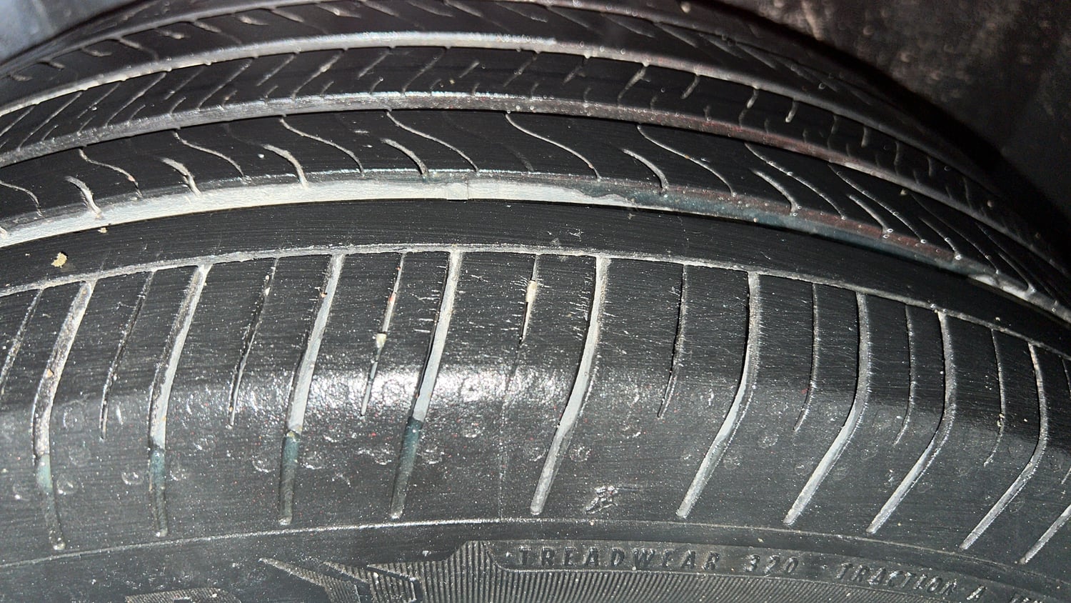 Used 2023 Volkswagen Virtus Topline 1.0 TSI MT Petrol Manual tyres RIGHT REAR TYRE TREAD VIEW