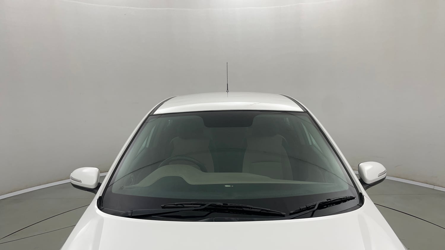 Used 2017 Hyundai Elite i20 Sportz 1.4 CRDI Diesel Manual exterior FRONT WINDSHIELD VIEW