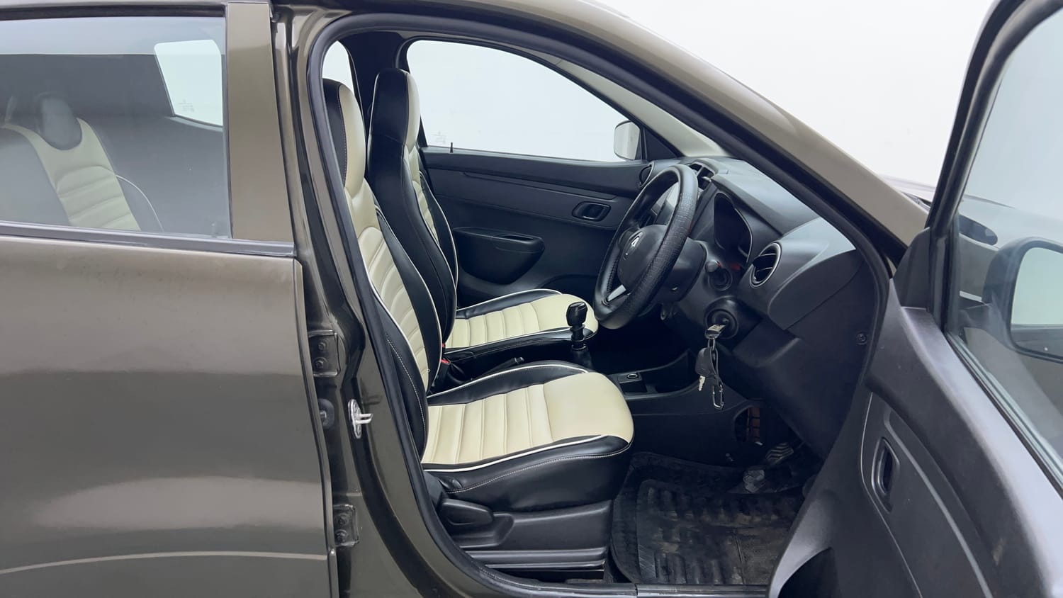 Used 2020 Renault Kwid RXL Petrol Manual interior RIGHT SIDE FRONT DOOR CABIN VIEW