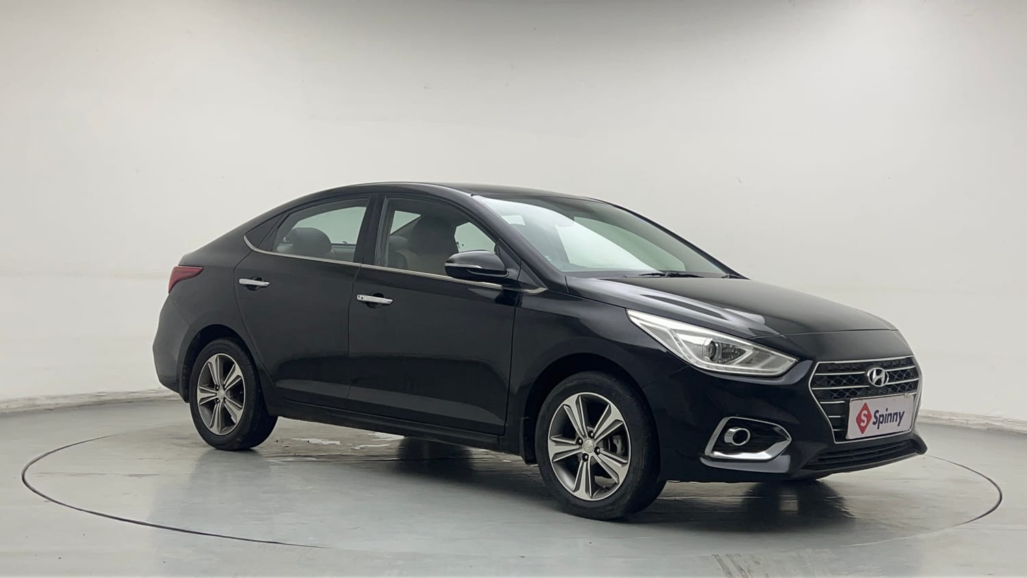 Used 2019 Hyundai Verna SX (O) 1.6 VTVT AT Petrol Automatic exterior RIGHT FRONT CORNER VIEW