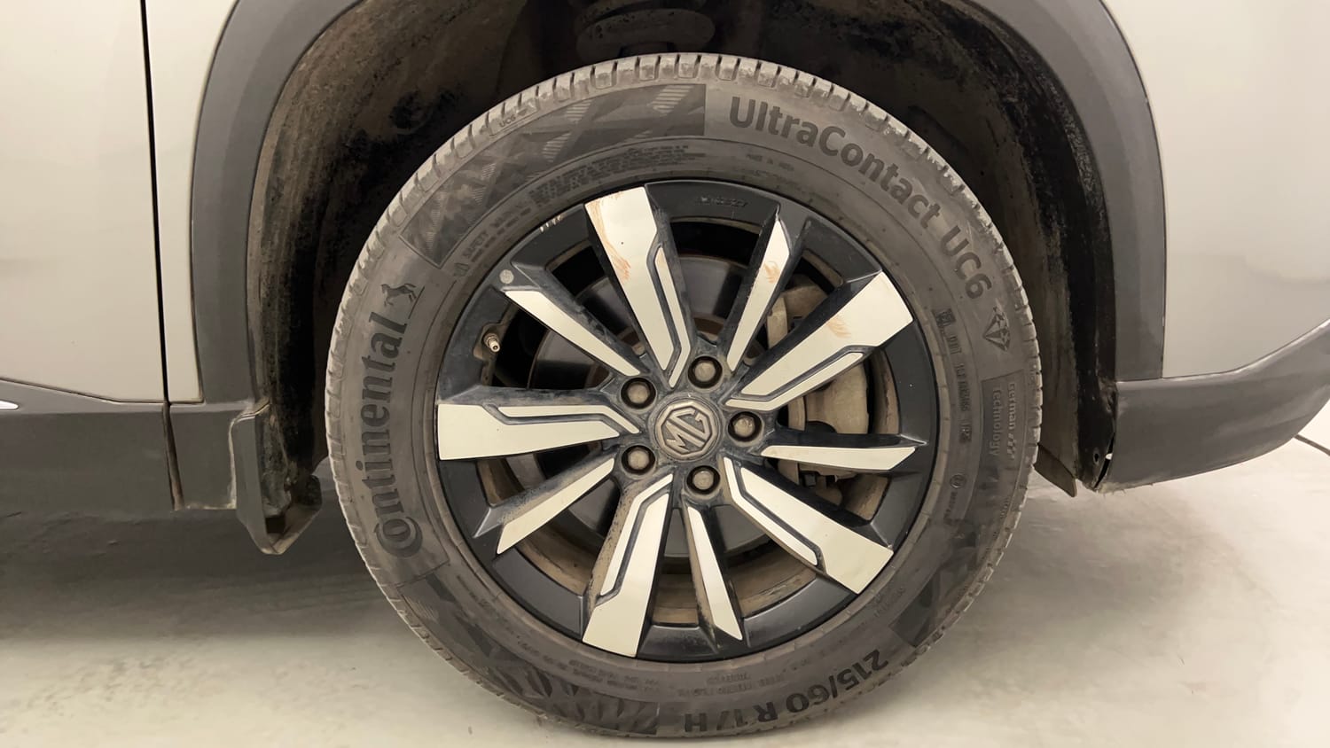 Used 2020 MG Motors Hector Sharp 1.5 DCT Petrol Petrol Automatic tyres RIGHT FRONT TYRE RIM VIEW