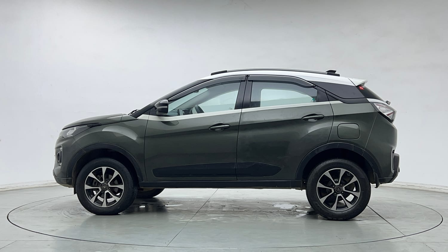 Used 2021 Tata Nexon XZ Plus Petrol Manual exterior LEFT SIDE VIEW
